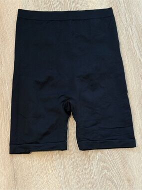 XL Black IZOD Body Smoothing Shapewear Shorts - Excellent Condition